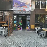 Kapana At Center