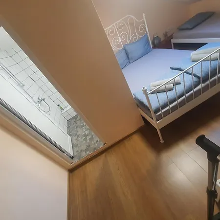 Хотел Kapana At Center *