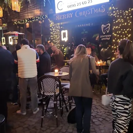 Хотел Kapana At Center