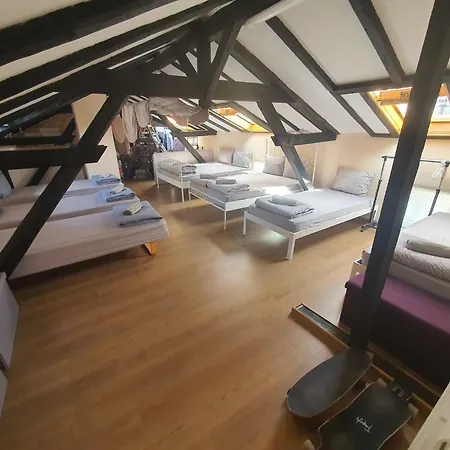 Хотел Kapana At Center